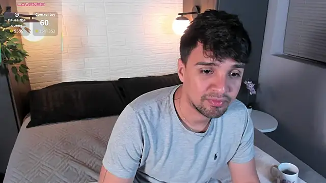 Edward max online show from 04/07/26, 04:02