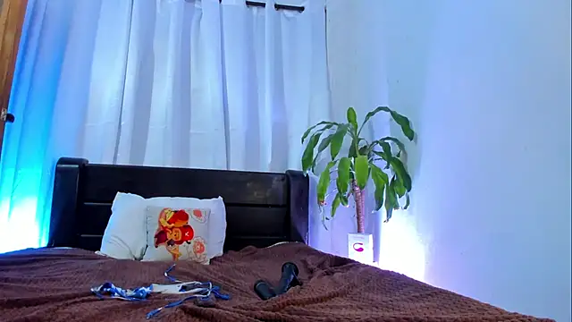 lanaa paul1 online show from 12/05/24, 04:01