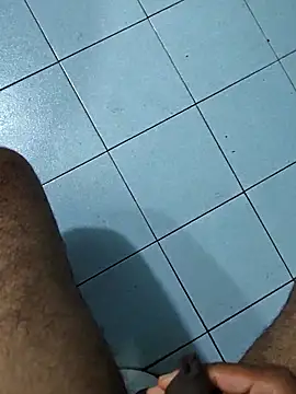 Snapshot of hass-925 chatting on 11/17/25, 07:52 hass-925 online show from 11/17/25, 07:52