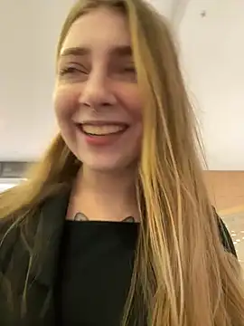 Sunny   Bunny online show from 12/19/25, 12:12