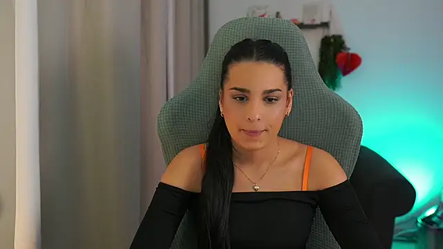 Snapshot of mila__denver chatting on 02/12/25, 12:12 mila denver online show from 02/12/25, 12:12