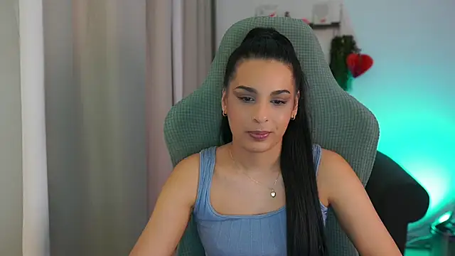 Snapshot of mila__denver chatting on 02/16/25, 05:15 mila denver online show from 02/16/25, 05:15