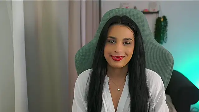 Snapshot of mila__denver chatting on 02/20/25, 12:04 mila denver online show from 02/20/25, 12:04