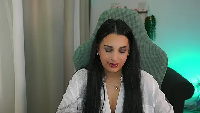 Snapshot of mila__denver chatting on 03/09/25, 02:10 mila denver online show from 03/09/25, 02:10