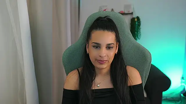 Snapshot of mila__denver chatting on 03/22/25, 02:58 mila denver online show from 03/22/25, 02:58