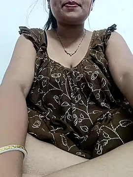 Snapshot of Priya_2222 chatting on 04/04/26, 08:17 Priya 2222 online show from 04/04/26, 08:17