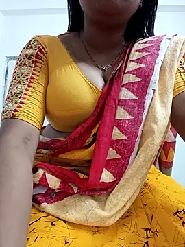 Snapshot of Priya_2222 chatting on 04/18/26, 07:07 Priya 2222 online show from 04/18/26, 07:07