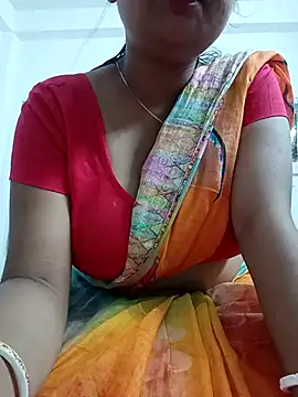 Snapshot of Priya_2222 chatting on 04/20/26, 06:53 Priya 2222 online show from 04/20/26, 06:53
