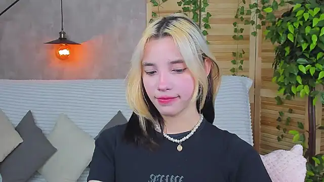 as1an girlfriend online show from 02/02/25, 03:43