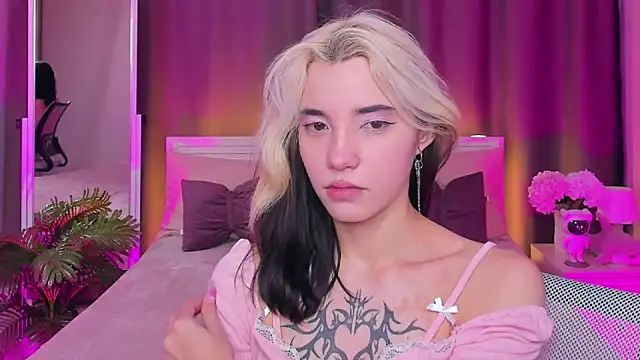 as1an girlfriend online show from 03/13/25, 03:11