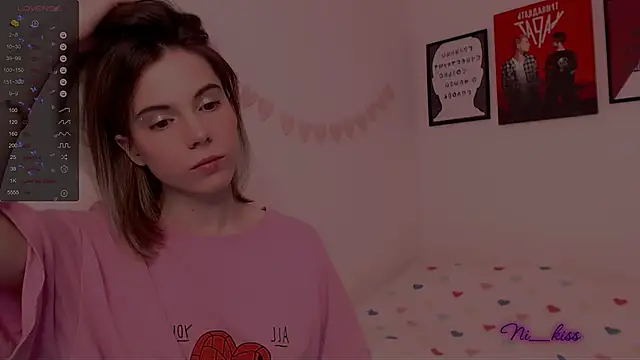 Snapshot of _ni_kiss chatting on 03/08/25, 09:06 ni kiss online show from 03/08/25, 09:06