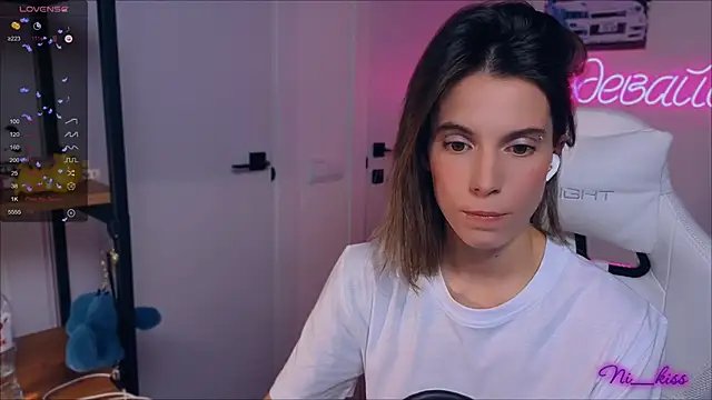 Snapshot of _ni_kiss chatting on 09/17/25, 07:59 ni kiss online show from 09/17/25, 07:59