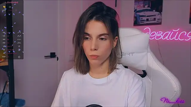 Snapshot of _ni_kiss chatting on 09/21/25, 08:43 ni kiss online show from 09/21/25, 08:43