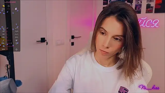 Snapshot of _ni_kiss chatting on 09/23/25, 06:55 ni kiss online show from 09/23/25, 06:55