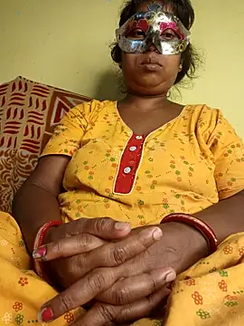 Snapshot of tinabhabhi chatting on 05/17/26, 10:11 tinabhabhi online show from 05/17/26, 10:11