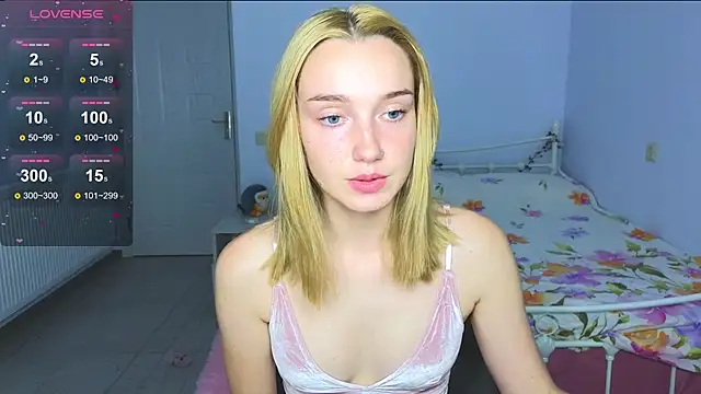 Wild Sophie  online show from 10/15/25, 07:14