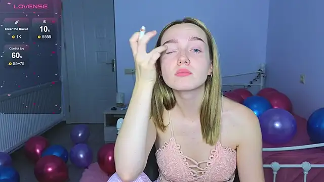 Wild Sophie  online show from 11/26/25, 06:42