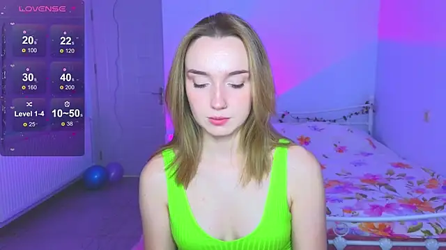 Wild Sophie  online show from 12/17/25, 04:57