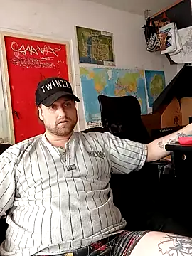 Ozomitro online show from 03/08/25, 01:47