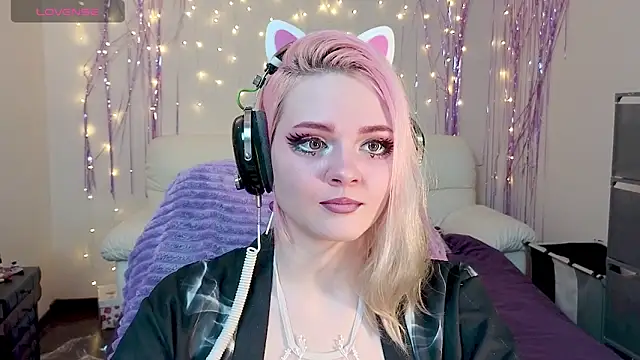 One Moment  online show from 12/17/24, 06:53