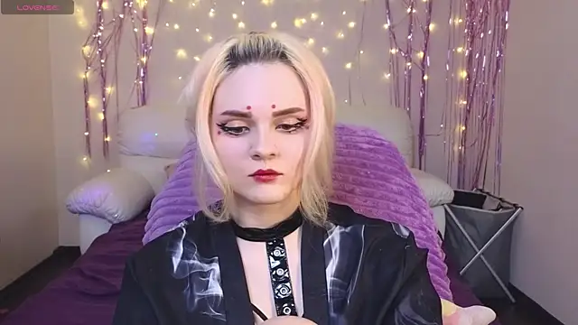 One Moment  online show from 03/05/25, 12:27