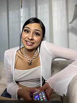 Hilary pinkk online show from 01/17/25, 08:44