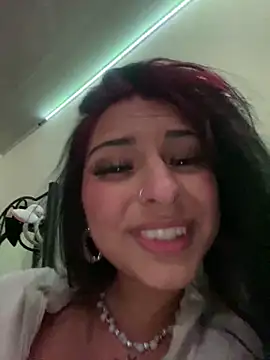 Hilary pinkk online show from 01/30/25, 03:22