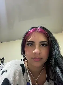 Hilary pinkk online show from 02/18/25, 04:26