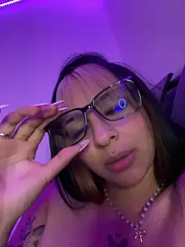 Hilary pinkk online show from 03/01/25, 06:46