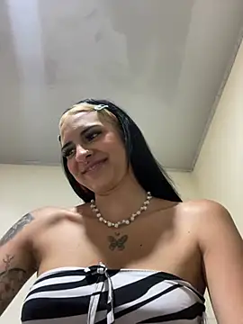 Hilary pinkk online show from 03/03/25, 11:56