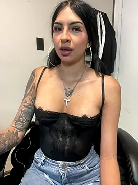 Hilary pinkk online show from 10/03/25, 03:14