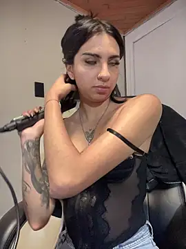 Hilary pinkk online show from 11/26/25, 03:18