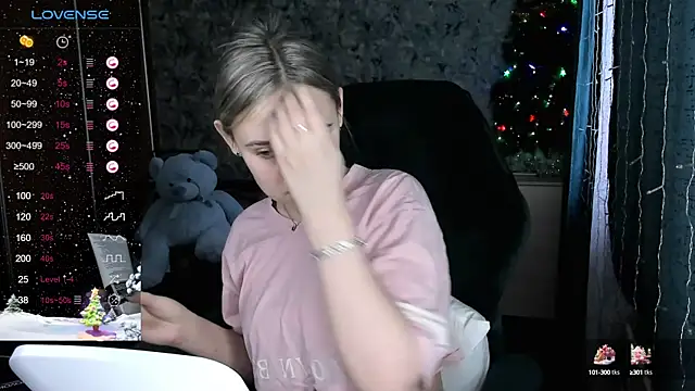 Your small bunny online show from 12/23/24, 04:12