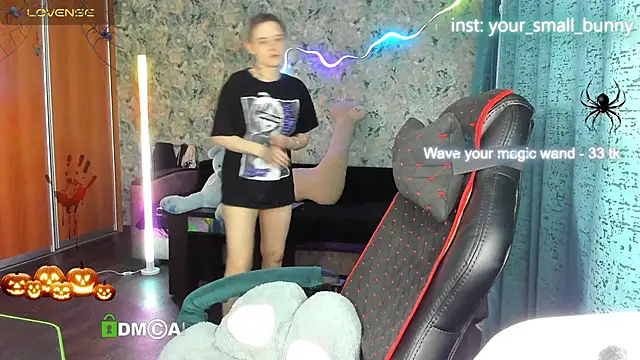 Your small bunny online show from 11/02/25, 02:03