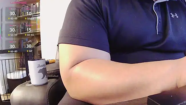 Strong Bear89 online show from 10/02/25, 02:13