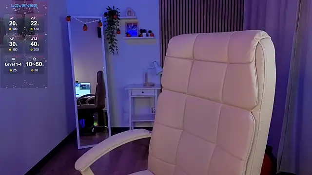 Snapshot of margeriTirell chatting on 11/06/25, 02:45 margeriTirell online show from 11/06/25, 02:45