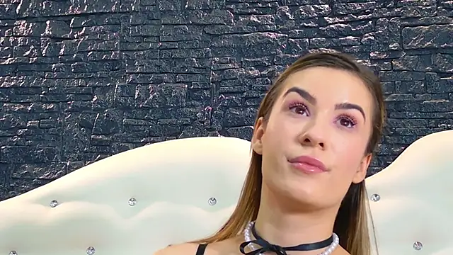 Snapshot of LaurynCopper chatting on 01/17/25, 06:47 LaurynCopper online show from 01/17/25, 06:47