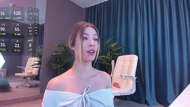 Snapshot of LaurynCopper chatting on 02/25/26, 06:23 LaurynCopper online show from 02/25/26, 06:23