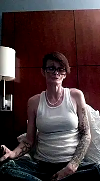 Snapshot of ivylee31 chatting on 12/31/24, 01:15 ivylee31 online show from 12/31/24, 01:15