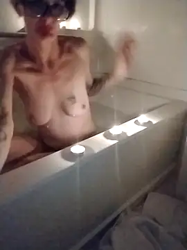 Snapshot of ivylee31 chatting on 01/29/25, 11:14 ivylee31 online show from 01/29/25, 11:14