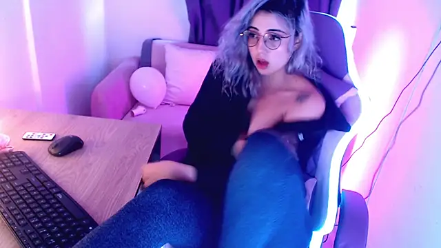 Thea Aphros  online show from 01/17/26, 08:56