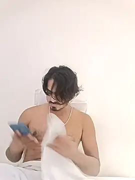 Snapshot of Samser0403 chatting on 09/28/25, 06:02 Samser0403 online show from 09/28/25, 06:02