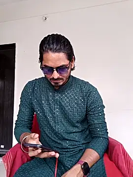 Snapshot of Samser0403 chatting on 10/21/25, 04:57 Samser0403 online show from 10/21/25, 04:57