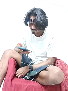 Snapshot of Samser0403 chatting on 11/19/25, 06:08 Samser0403 online show from 11/19/25, 06:08