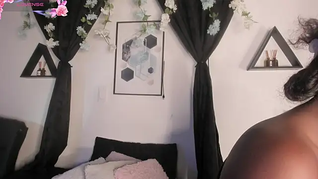 Snapshot of Khenta_Michells chatting on 04/23/26, 10:36 Khenta Michells online show from 04/23/26, 10:36