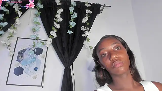 Snapshot of Khenta_Michells chatting on 05/13/26, 11:29 Khenta Michells online show from 05/13/26, 11:29