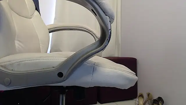 Abby Halliwey online show from 12/29/24, 05:22