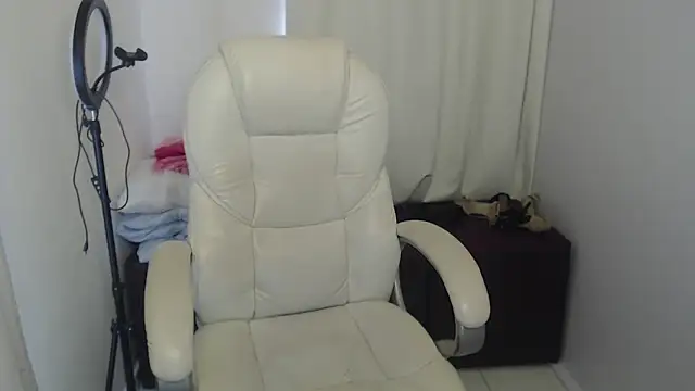 Abby Halliwey online show from 01/03/25, 03:44