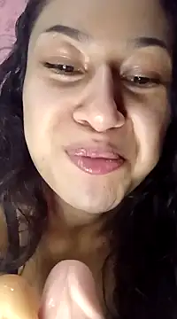 Snapshot of yummi__priv chatting on 03/08/25, 05:38 yummi priv online show from 03/08/25, 05:38