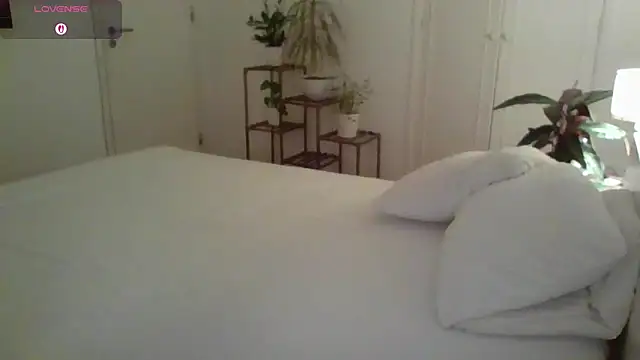 Snapshot of yournextdoorhottie chatting on 05/04/26, 11:12 yournextdoorhottie online show from 05/04/26, 11:12